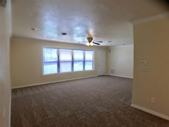 4th image of 9606 Village Dr