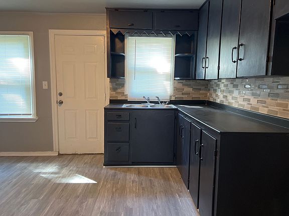 5th image of 3028 SW 20th St