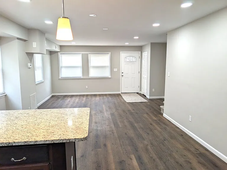 3914 Eierman Ave — Photo 2