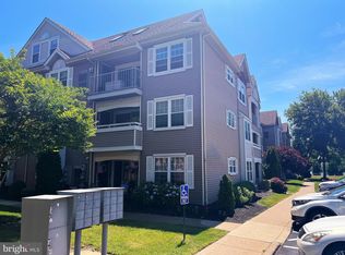 70201 Delaire Landing Rd #201, Philadelphia, PA 19114
