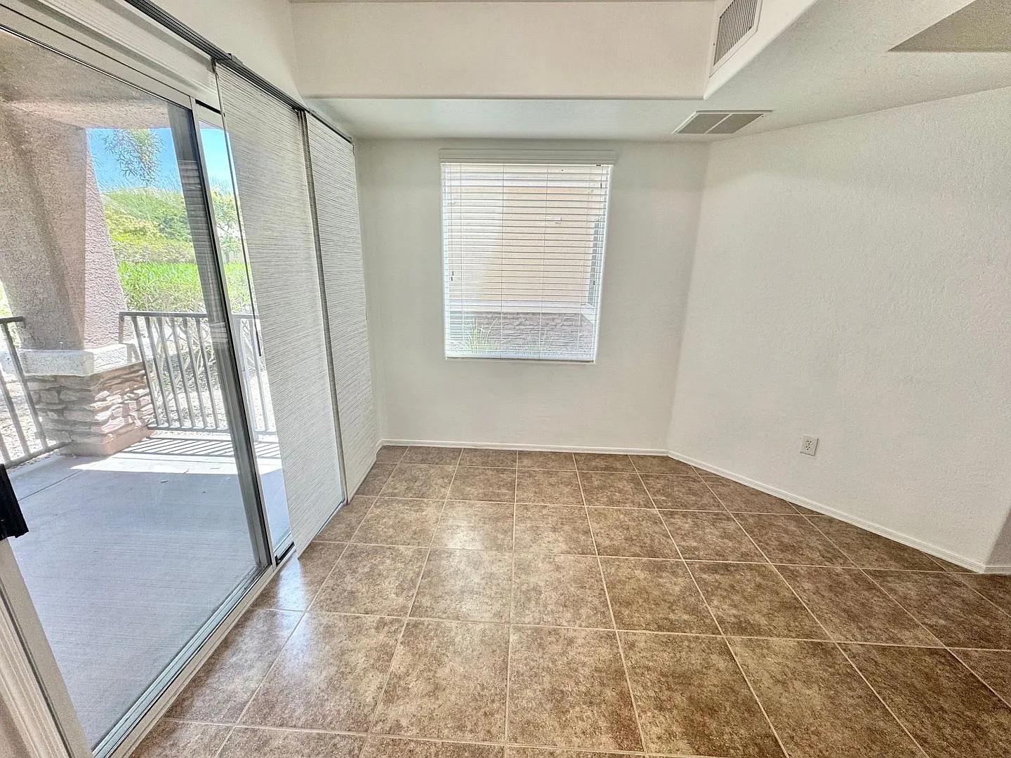 Freshly Remodeled West Las Vegas Condo Near Summerlin W/ Modern Upgrades, Attached Garage & Resor... — Photo 4