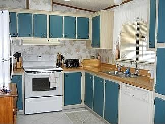 2nd image of 604 Sunshine Ln
