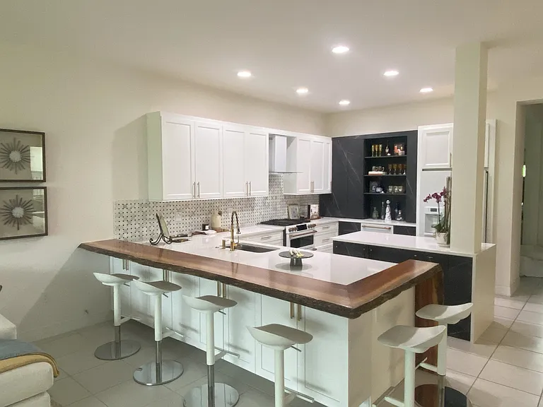 4516 Aurora St — Photo 4
