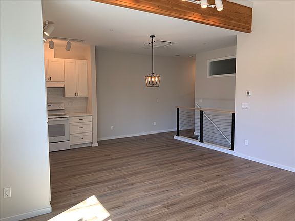 5th image of 809 SW 156th St