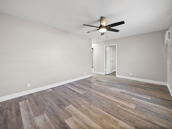 5th image of 135 Tandy Dr APT C