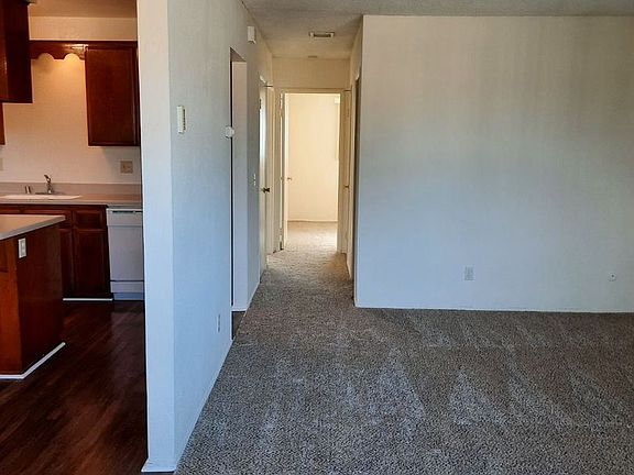2nd image of 628 Millar Ave #6