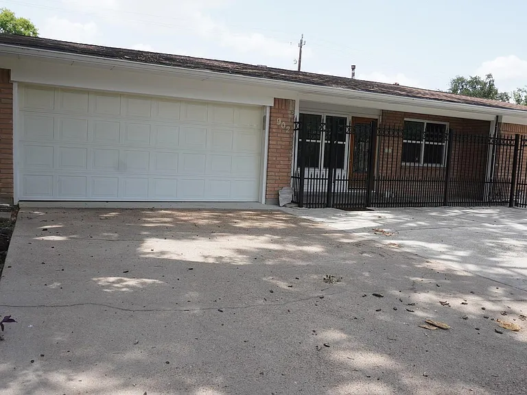 902 Hidden Valley Dr — Photo 37