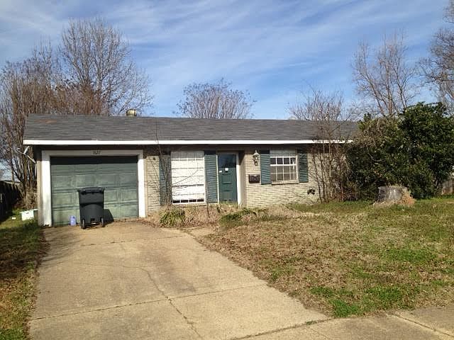 2nd image of 1627 Holiday Cir