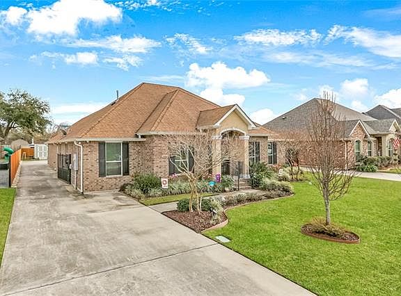 2nd image of 2209 Emilie Oak Dr