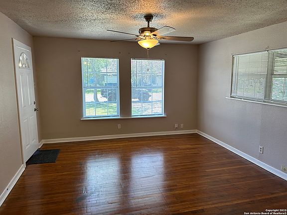 4th image of 403 Bangor Dr
