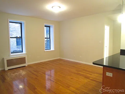 Rented by City Connections Realty | media 16