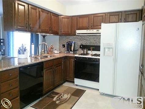 24617 Oriole Kitchen.jpg