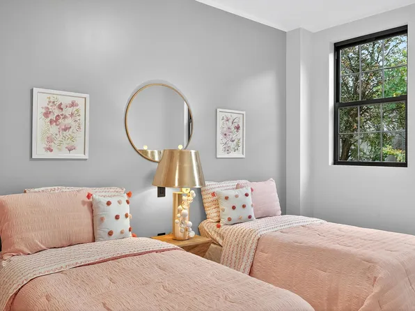 31 Bayview Avenue image 29 of 37