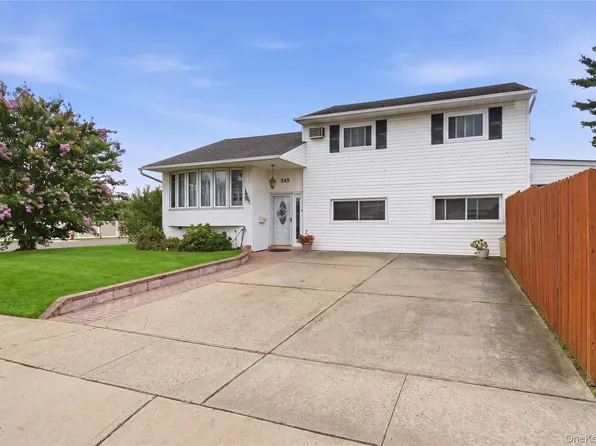 245 Seaford Avenue, Massapequa, NY 11758