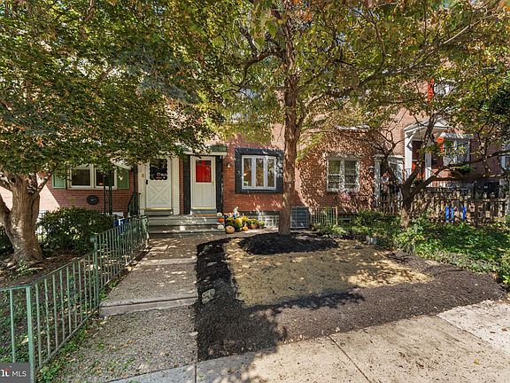 2nd image of 325 W Salaignac St