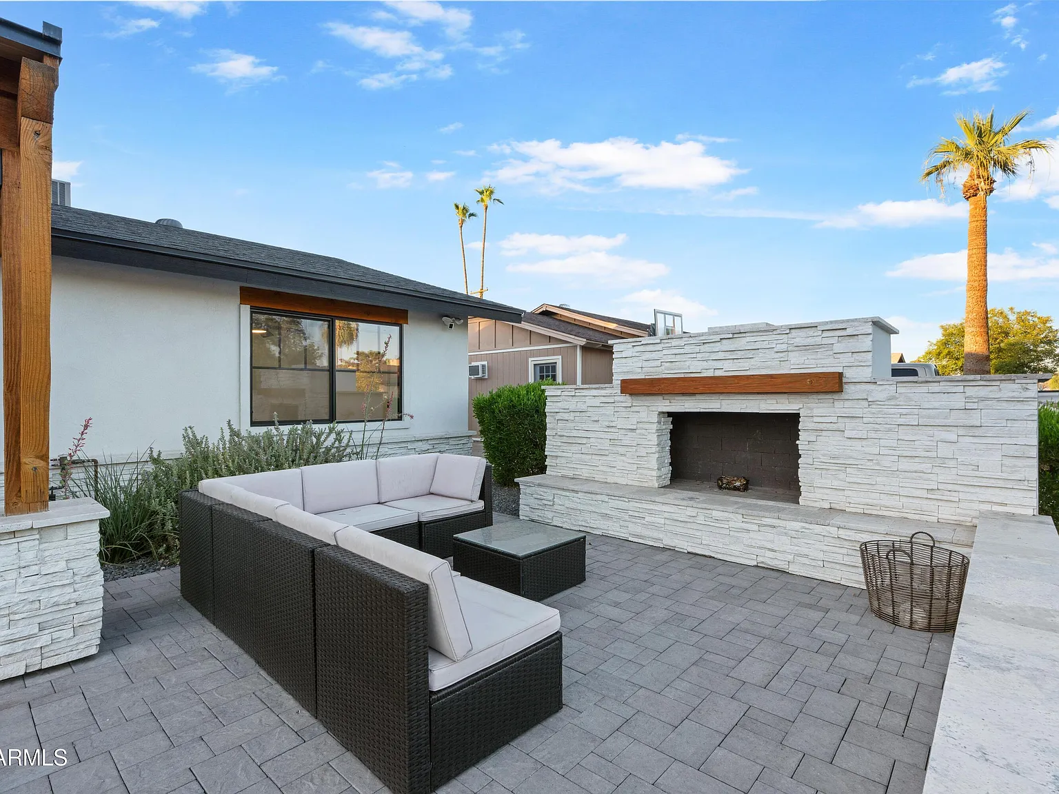 4 bed, 2900 sqft, $7,900 — Photo 4