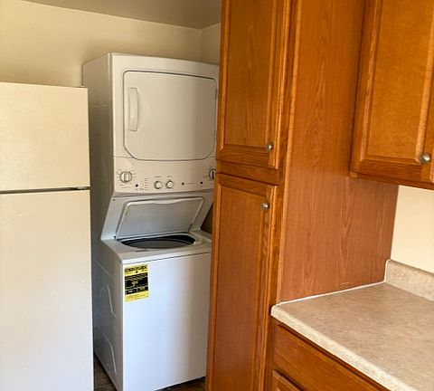 2nd image of 4 Elm St APT 1