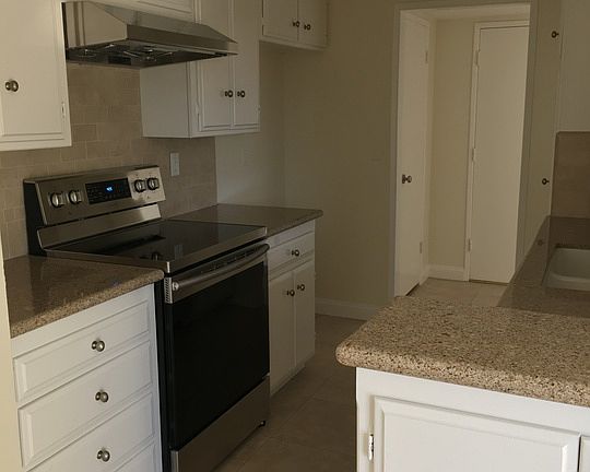 5th image of 1262 S Barrington Ave APT 311S