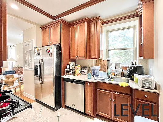 5th image of 537 Hicks St Unit 2