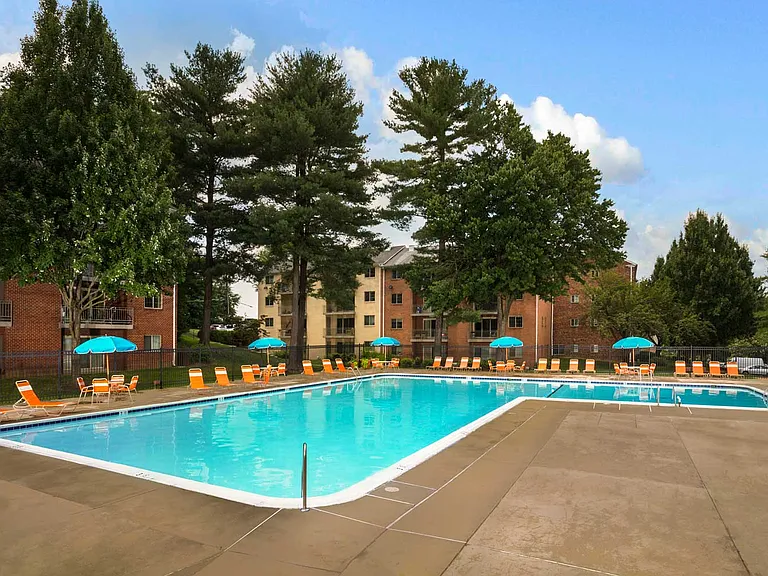 Village Square West Apartments — Photo 7
