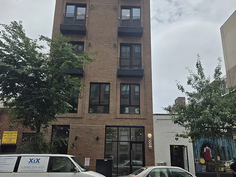 483 Driggs Ave #1A — Photo 1