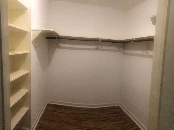 4th image of 15427 Blackhawk Blvd