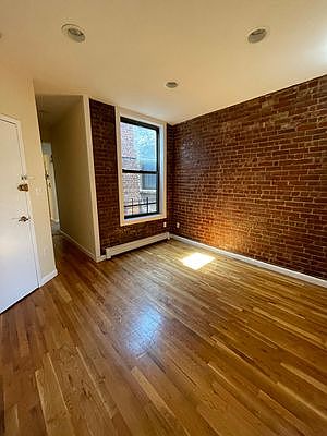 3rd image of 390 Manhattan Ave APT 9