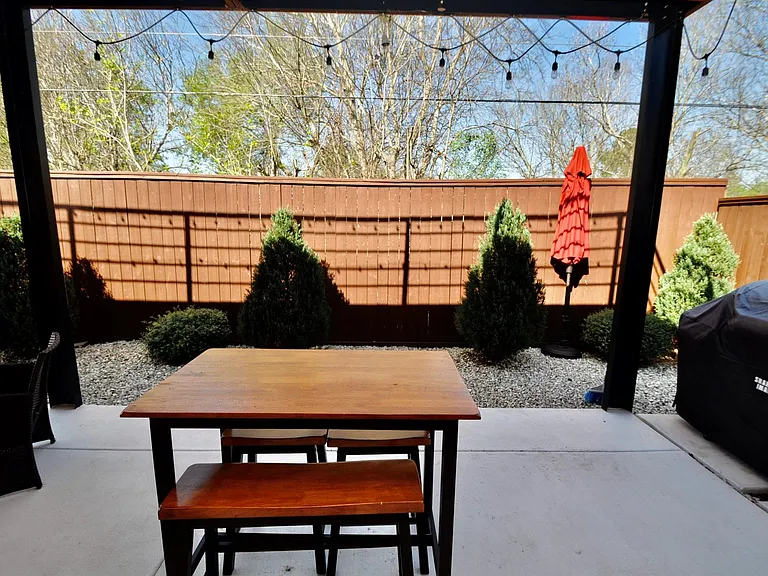 3330 Beran Dr — Photo 41