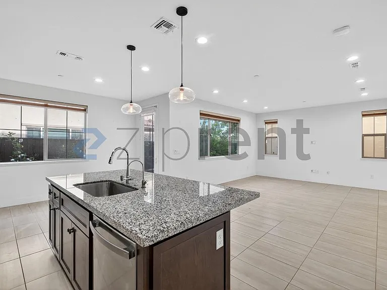 665 N Amarone Dr — Photo 14