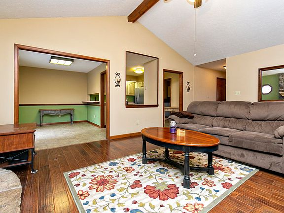 4th image of 171 Jasper Ln