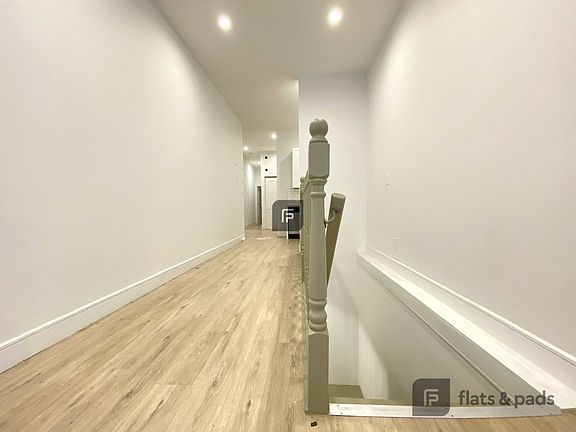 4th image of 189 Jefferson Ave APT 1B