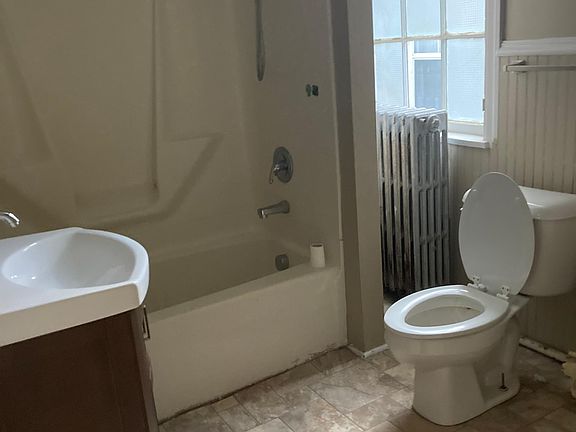 4th image of 36 N Carlisle St #3
