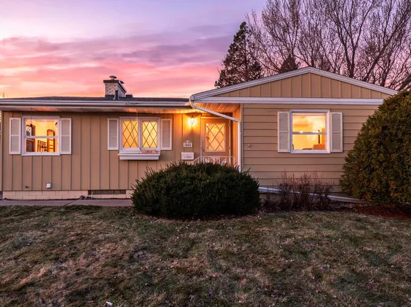 1511 Barclay St, Saint Paul, MN 55106