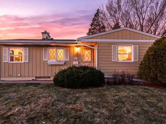 1511 Barclay St, Saint Paul, MN 55106