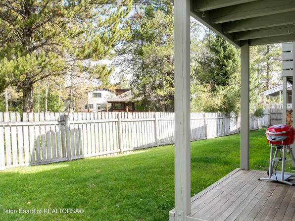 3946 S Lake Creek Dr #1-1-1, Wilson, WY 83014