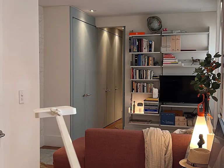 316 Mott St #1C — Photo 2