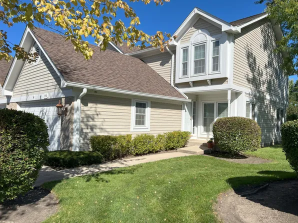 750 Regency Park Dr, Crystal Lake, IL 60014