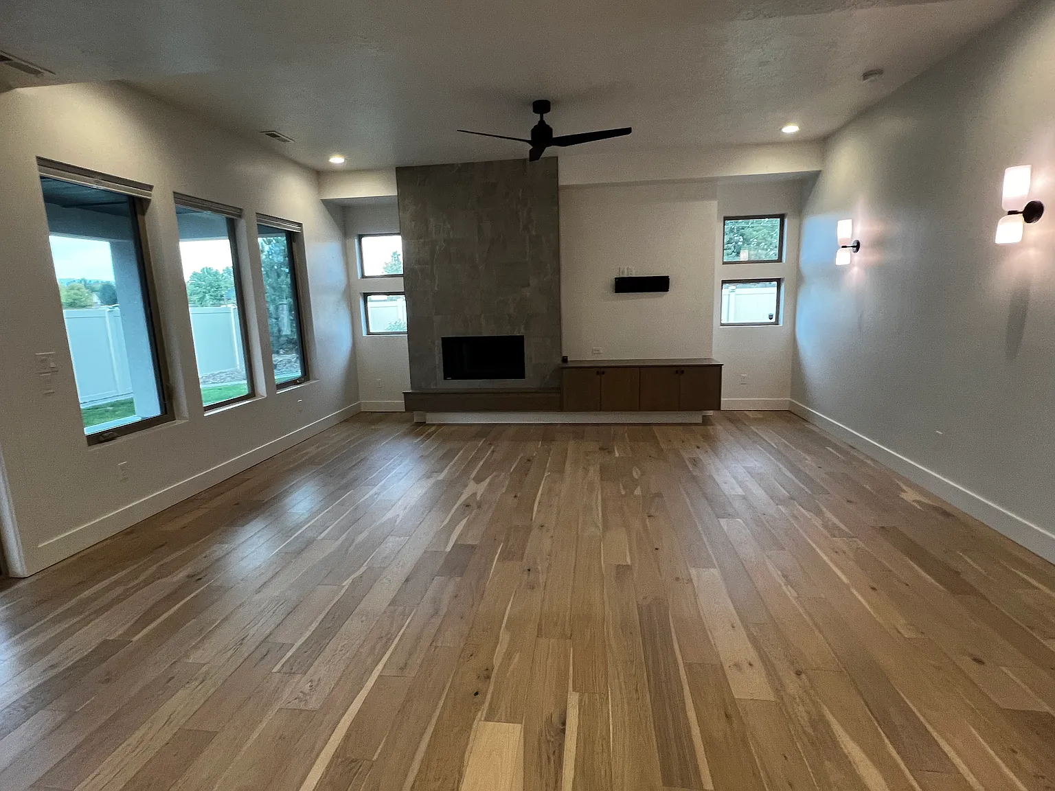 3 bed, 1986 sqft, $2,850 — Photo 4