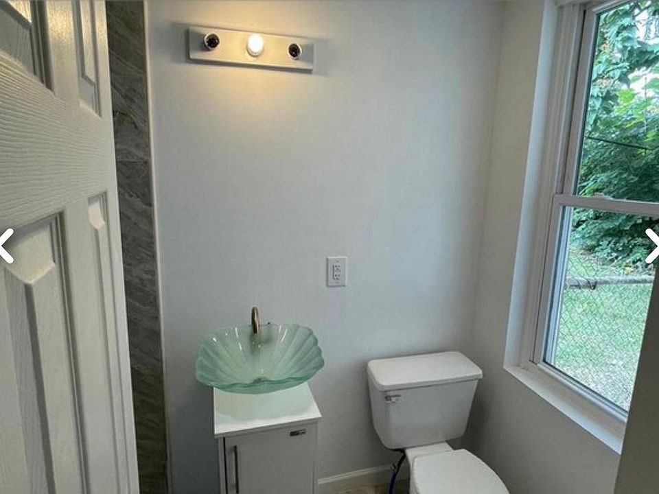 1st image of 3931 Brown St Floor 2