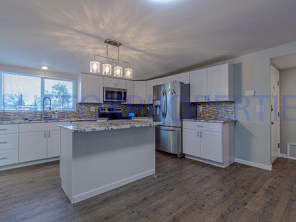 3rd image of 512 N Sarnoff Dr