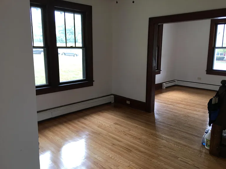 815 Patrick Henry Dr — Photo 5
