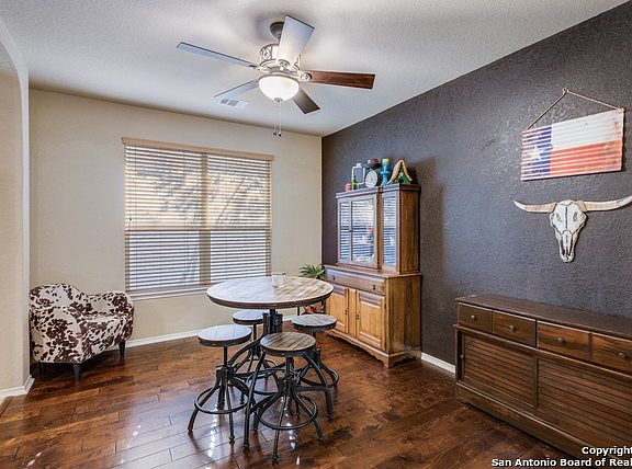 4th image of 505 Zoeller Way