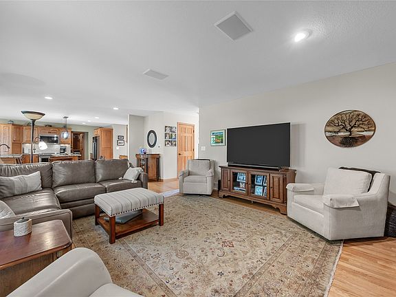 5th image of 7703 Winston Dr NE