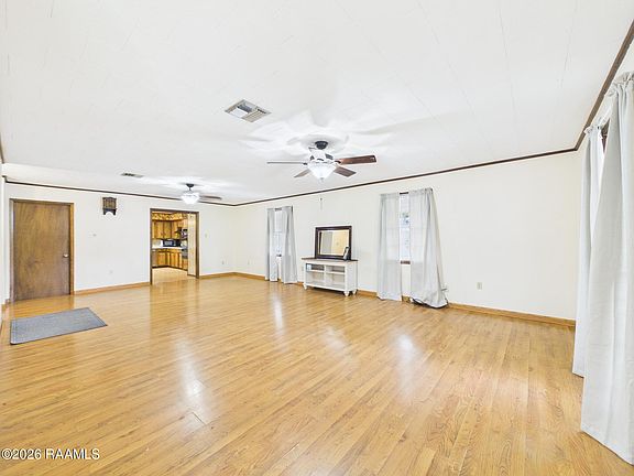 3rd image of 510 Ashton St
