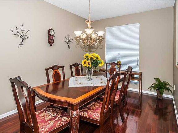 3rd image of 2755 Jarvis Cir