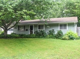 725 Roslyn Rd, Newport News, VA 23601