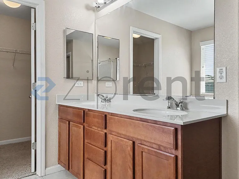 9749 Shanelyn Way — Photo 55