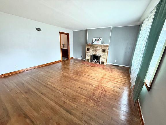 3rd image of 2116 Clay St