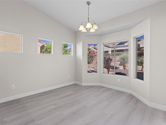 4th image of 2241 Airlands St