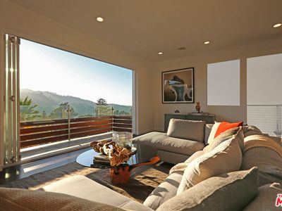3319 Charleston Way, Los Angeles, CA, 90068